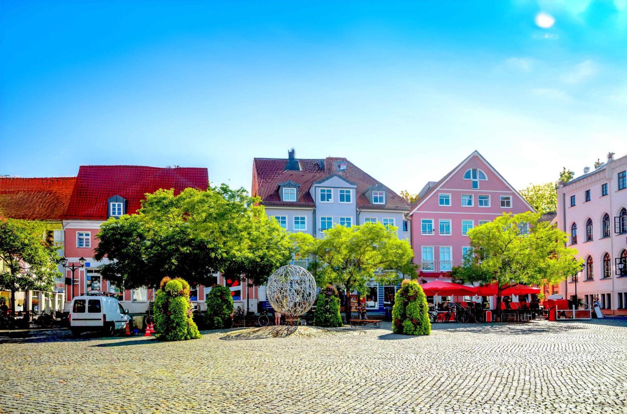 Mueritzwind In Der Warener Altstadt 바렌 외부 사진